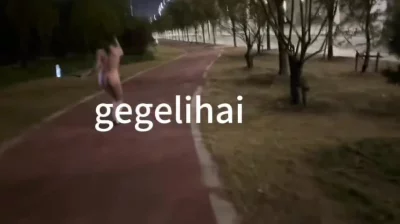 走走停停，紧紧张张