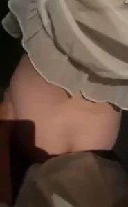 酒吧狂欢，中途到厕所后入