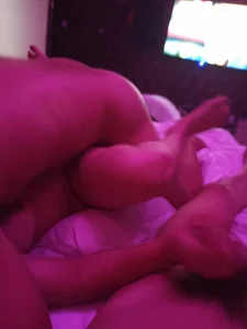 淄博骚妻骚逼又痒了，周边找单干她。
