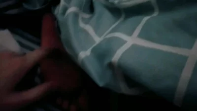 小女友给我穿袜舔脚舔蛋蛋毒龙口舌侍奉