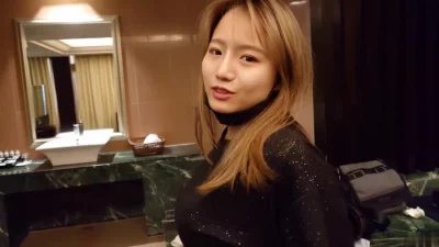 D罩杯极品身材漂亮小姐姐一镜到底表情呻吟投入真实大量淫荡对白