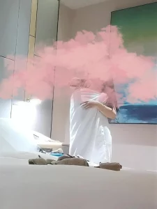 21岁大学小姐姐，换身JK短裙黑丝袜，叫的够骚气
