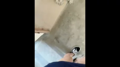 调教小母狗楼梯间全裸露出自慰喷水第四部